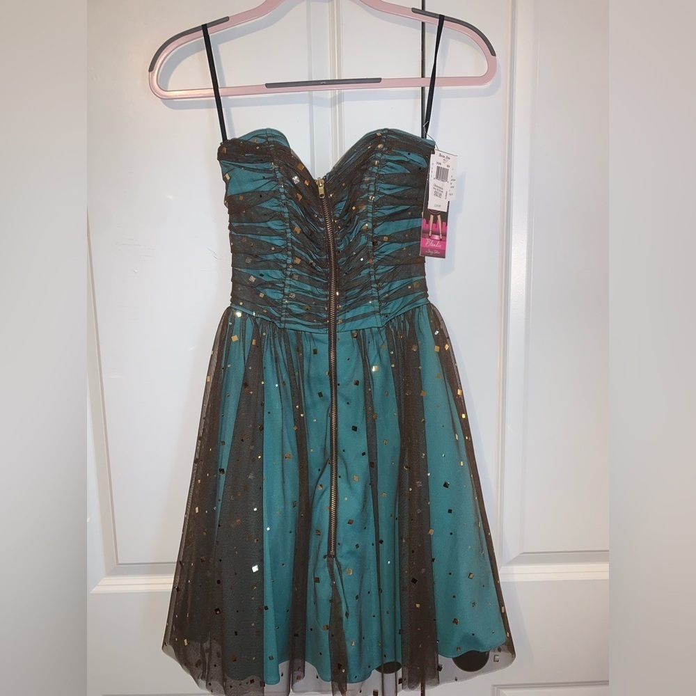 Strapless Blondie Nites front zipper Jr. dress. NWT